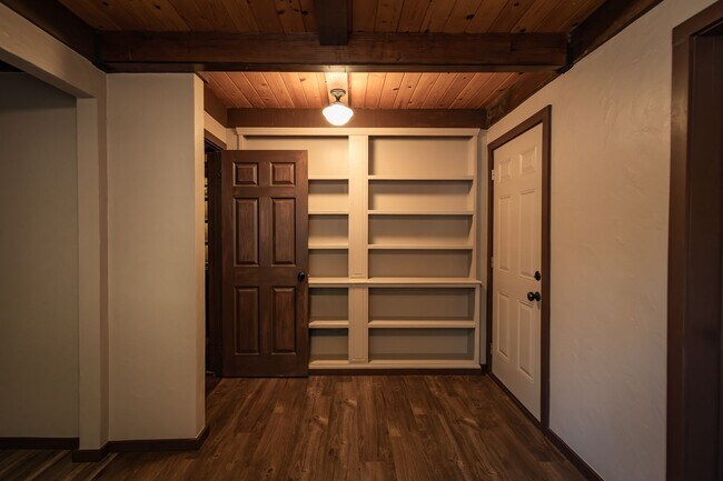 Building Photo - 2517 BASEL Ct