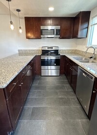 Building Photo - Sand Creek