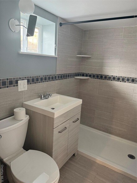 Building Photo - 10 Hillside Terrace