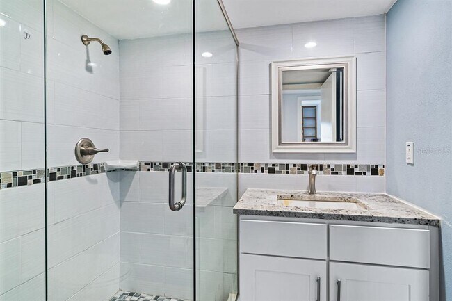 Building Photo - 2401 Bayshore Blvd