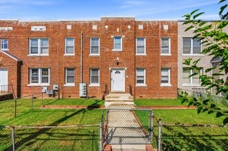 Building Photo - 5324 4th St NW