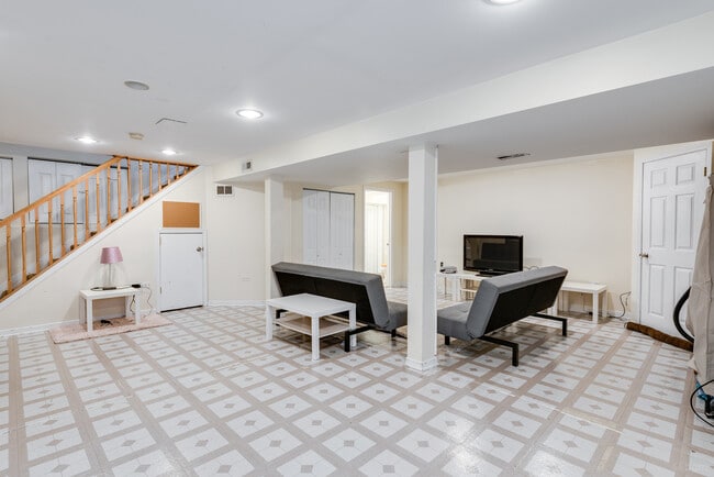 Building Photo - 2844 Skylane Dr