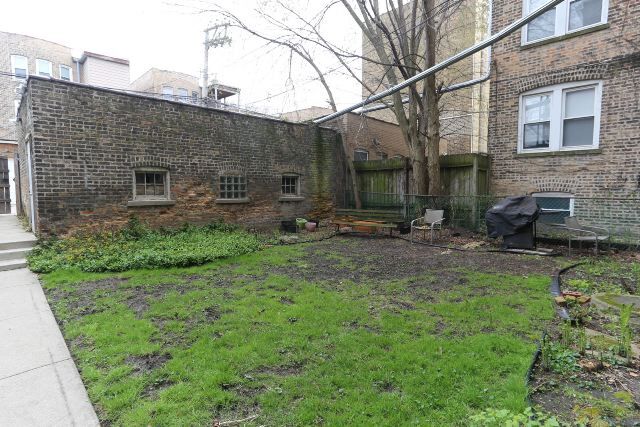 Building Photo - 5526 N Campbell Ave