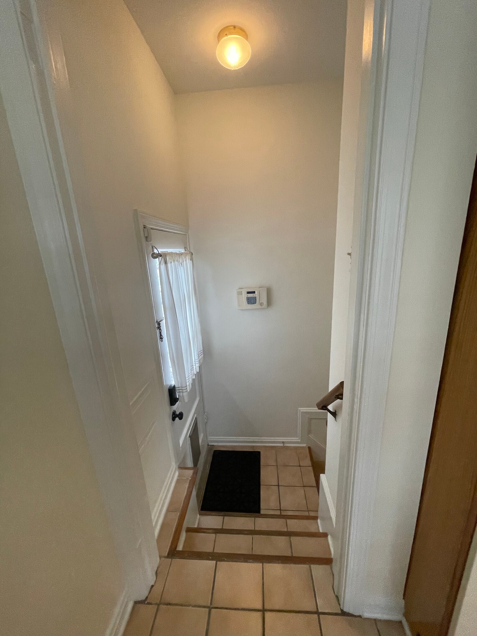 Building Photo - 306 Russell Rd