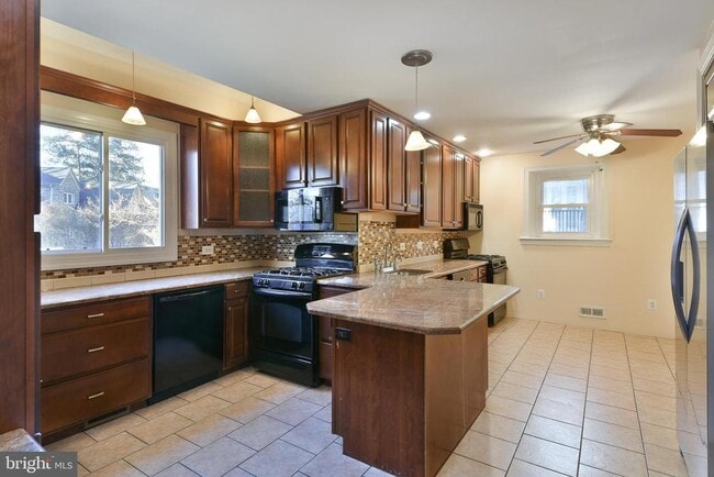 Building Photo - 8106 Cadwalader Ave