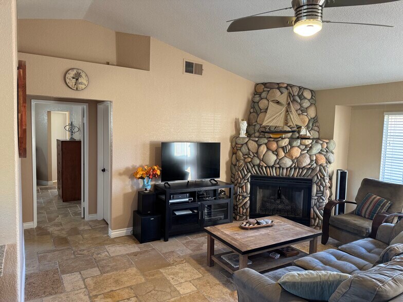 Building Photo - 69858 Brookview Way