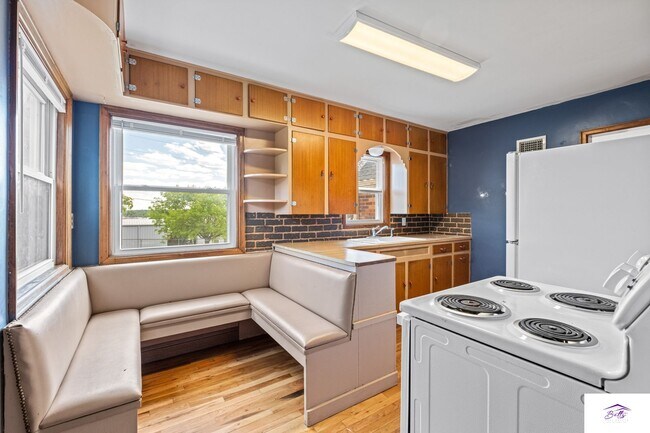 Building Photo - Charming 3 Bedroom Home in Convenient Omaha Location