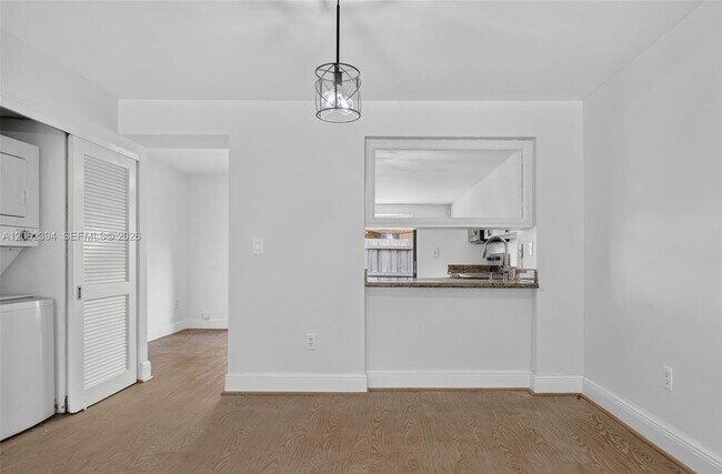 Building Photo - 10206 SW 77th Ct