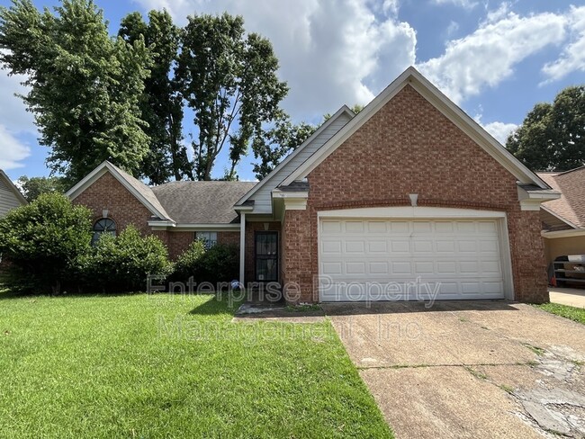Primary Photo - 7901 Deer Trail Ln