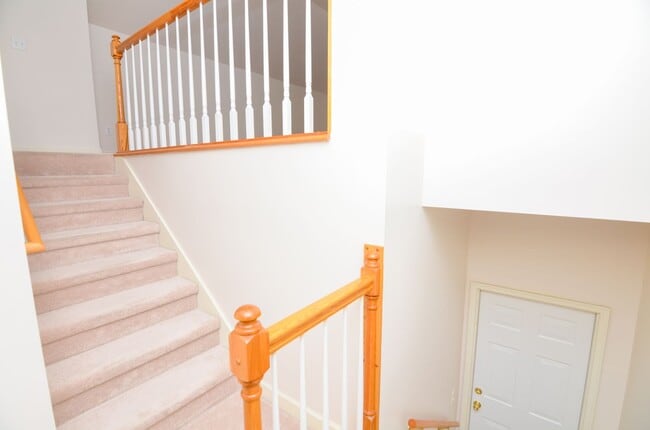 Building Photo - 604 Georgian Way