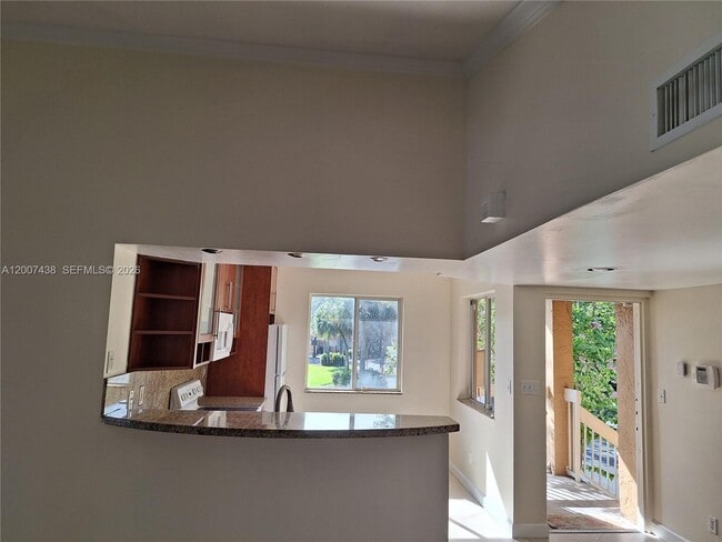 Building Photo - 704 NW 92nd Ave