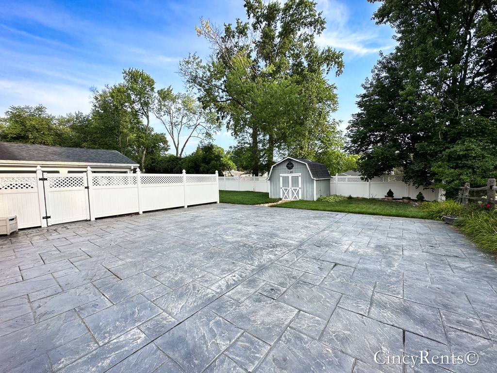 Building Photo - 6463 Oldbarn Ct