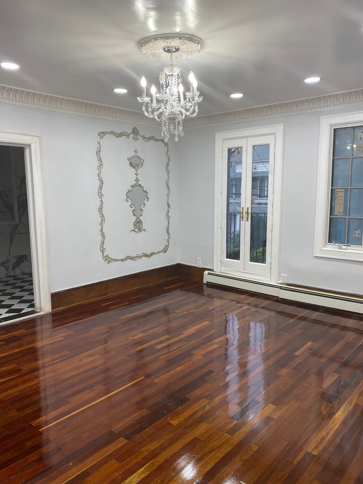 Building Photo - 1820 E 19th St