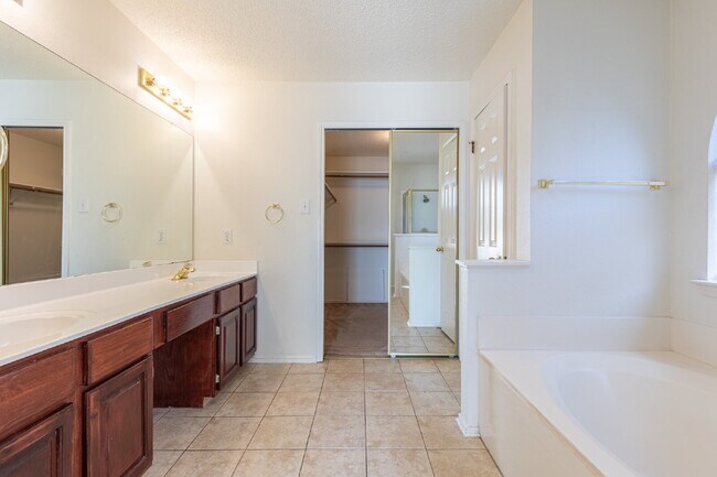 Building Photo - 14215 Spotted Cedar