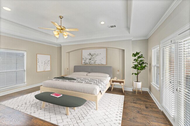 Building Photo - Chic M Streets townhome near shopping & di...