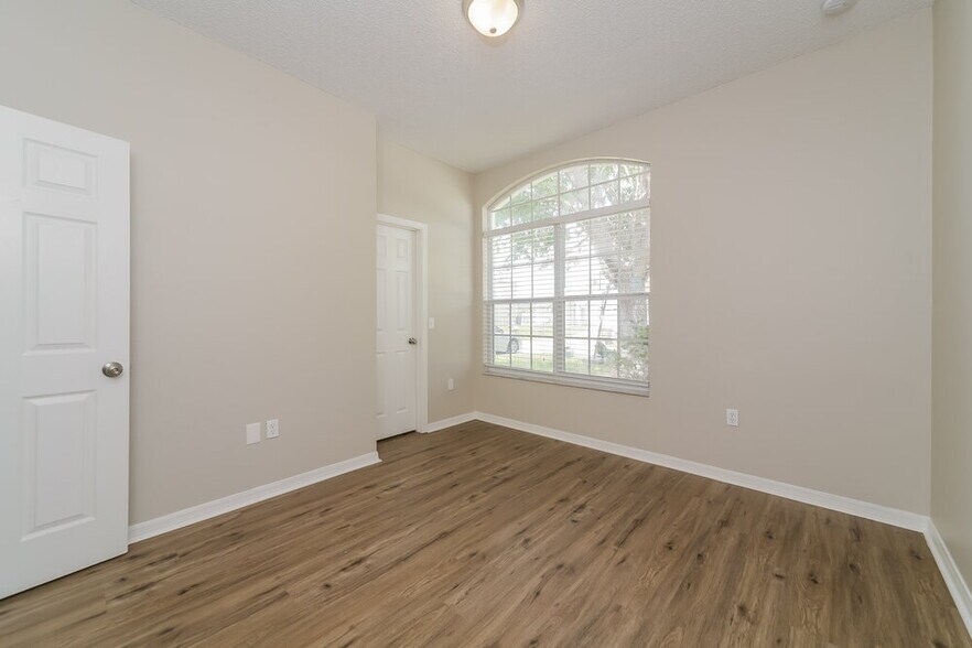 Building Photo - 243 Anson Dr