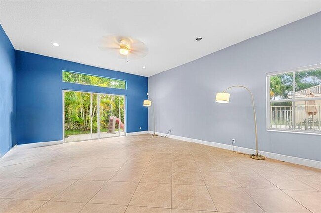 Building Photo - 4227 Sabal Ridge Cir