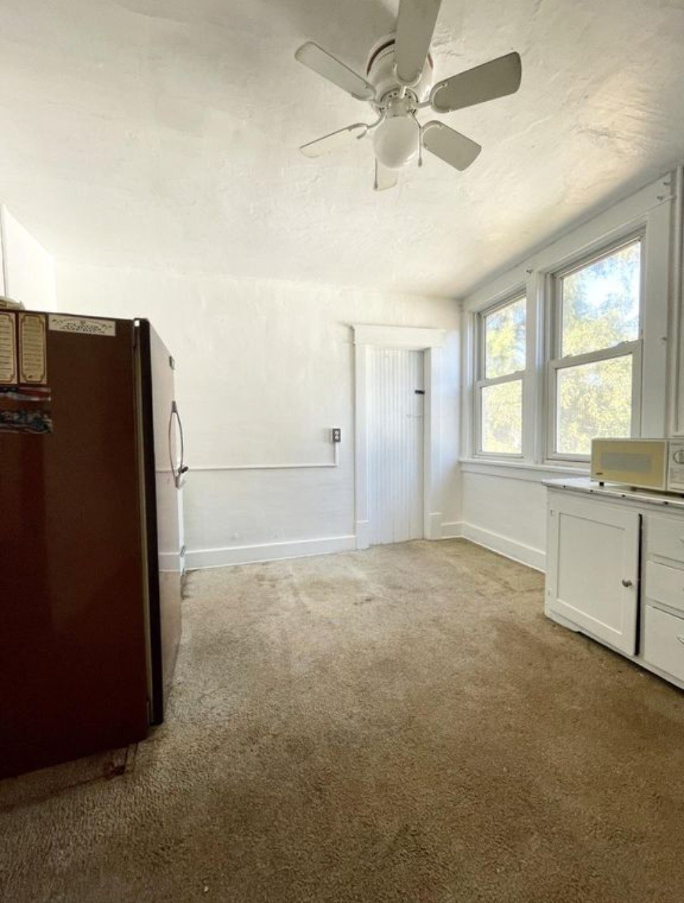 Building Photo - 806 E Loomis St