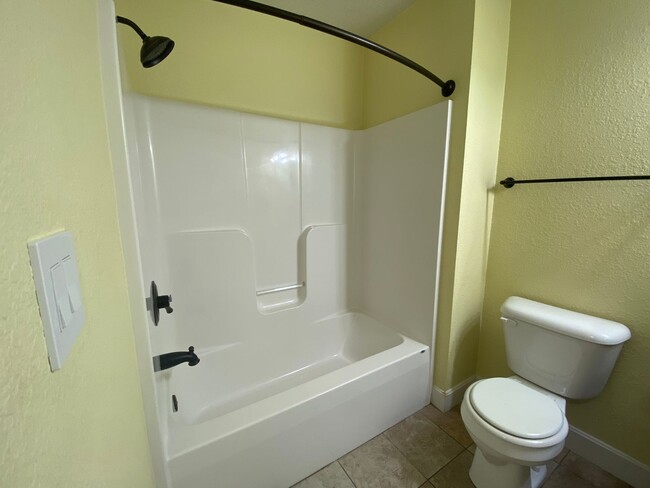 Building Photo - Your Dream Rental Awaits in Osage Hills – ...