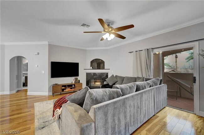 Building Photo - 2050 W Warm Springs Rd