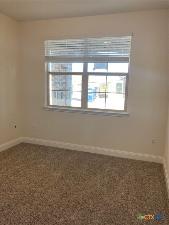 Building Photo - 16917 Aventura Ave