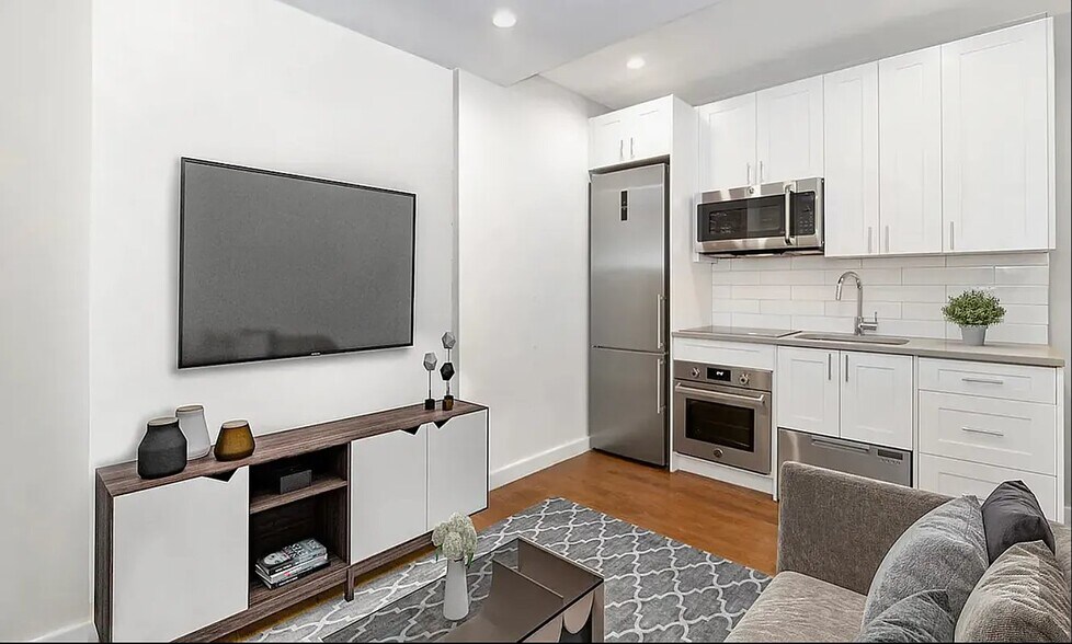Primary Photo - 130 1st Ave