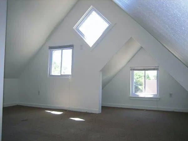 Building Photo - 3021 Lawrence St
