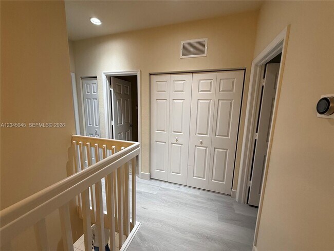 Building Photo - 9572 SW 169th Pl