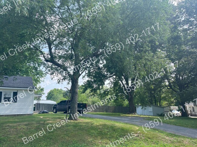 Building Photo - Newly Renovated 2-Bedroom, 1-Bath Home wit...
