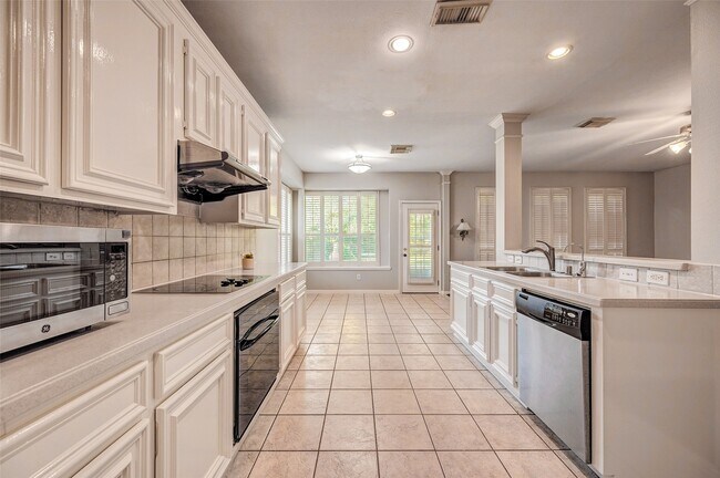 Building Photo - 22726 Shannon Falls Ct
