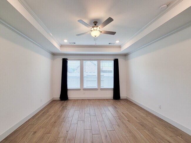 Building Photo - 5023 Golden Peach Rd