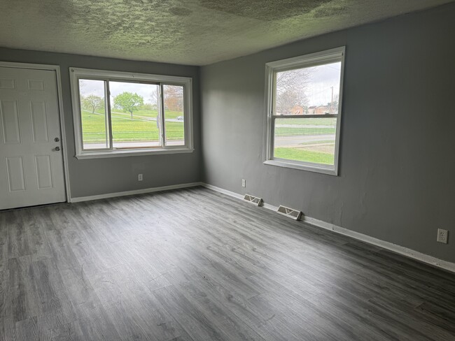 Building Photo - 2646 Harmont Ave NE