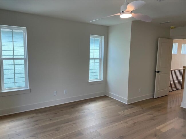 Building Photo - 711 Avenue H