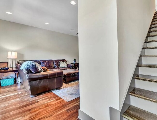 Building Photo - 3BR/3.5BA, Three story Townhome in the Nat...