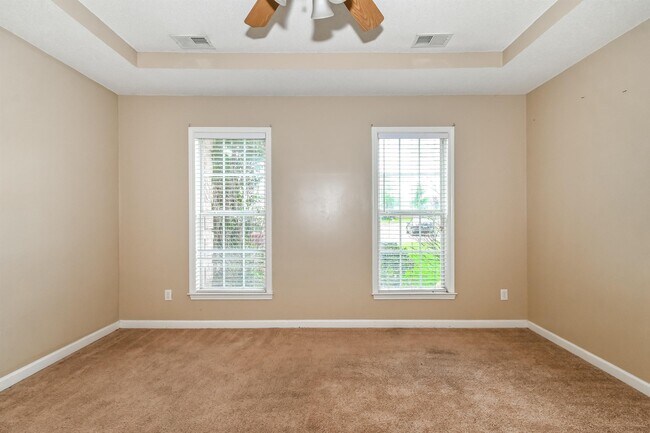 Building Photo - 1135 Hoska Cove