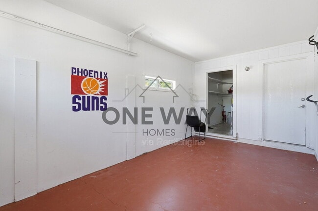 Building Photo - 1329 E Cholla St