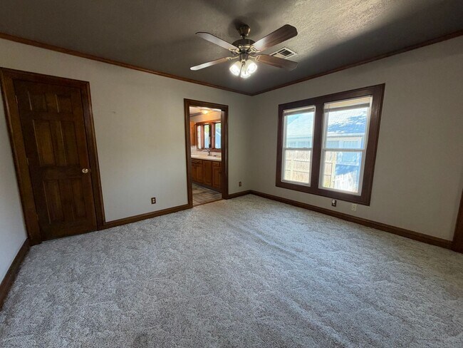 Building Photo - 1208 S Florence Pl