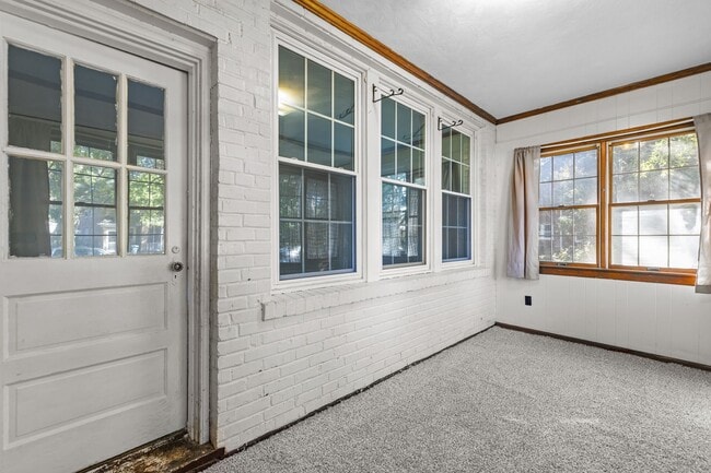 Building Photo - 308 Causey Ave