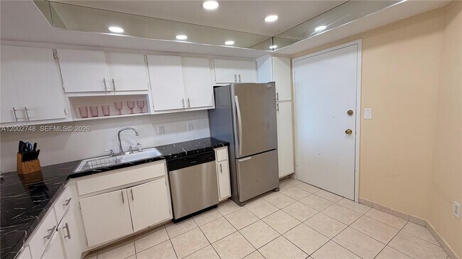 Building Photo - 1351 NE Miami Gardens Dr