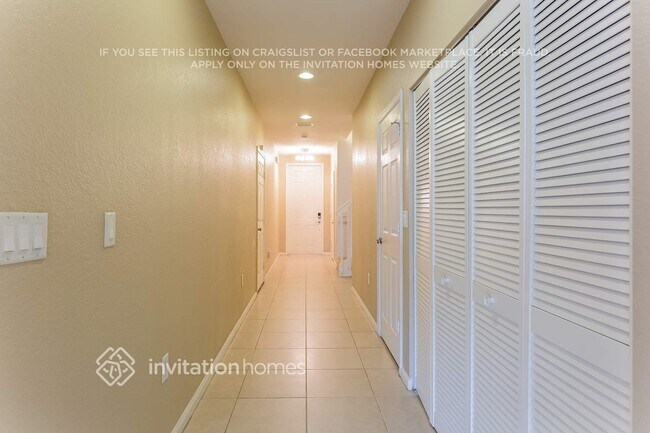 Building Photo - 251 Las Brisas Cir