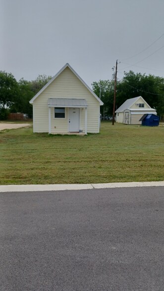 Primary Photo - 403 Free Timber Ln