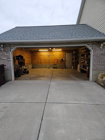 Building Photo - 1442 W 730 S