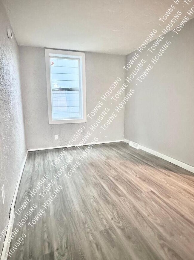 Building Photo - 114 Huetter Ave