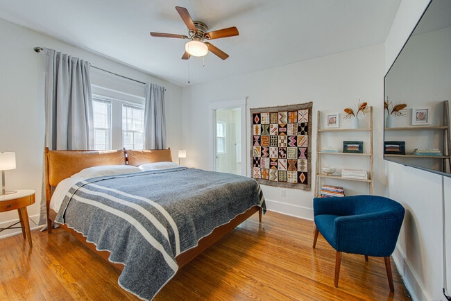 Building Photo - 2231 Blair Blvd