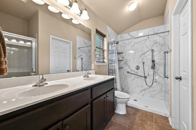 Building Photo - 219 Serene Hollow Ln