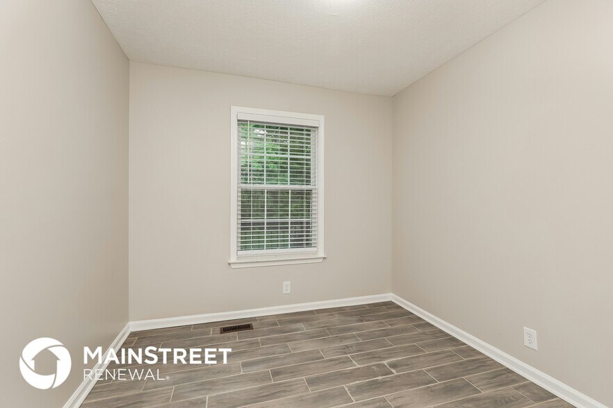 Building Photo - 121 Antioch Woods Way
