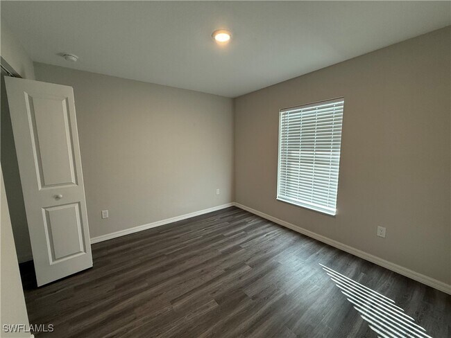 Building Photo - 605 NW 25th St