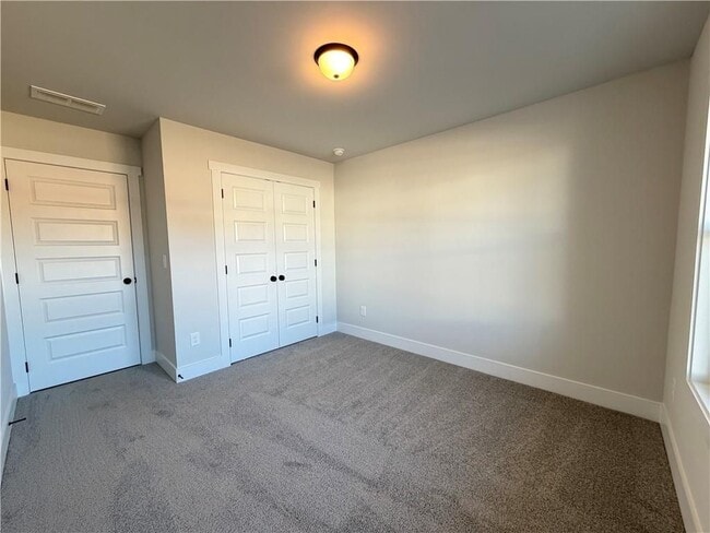 Building Photo - 106 Charlie Wy