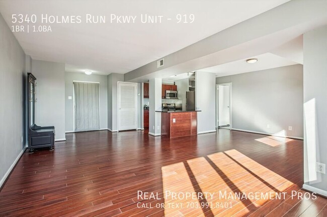 Building Photo - Stylish, Updated Condo Near Metro — All Ut...