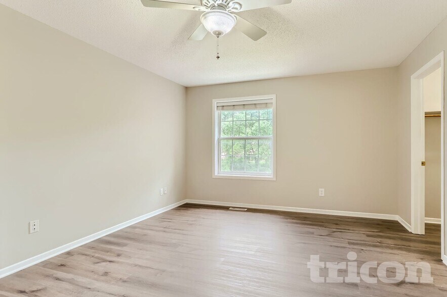 Building Photo - 15012 Viewcrest Ln